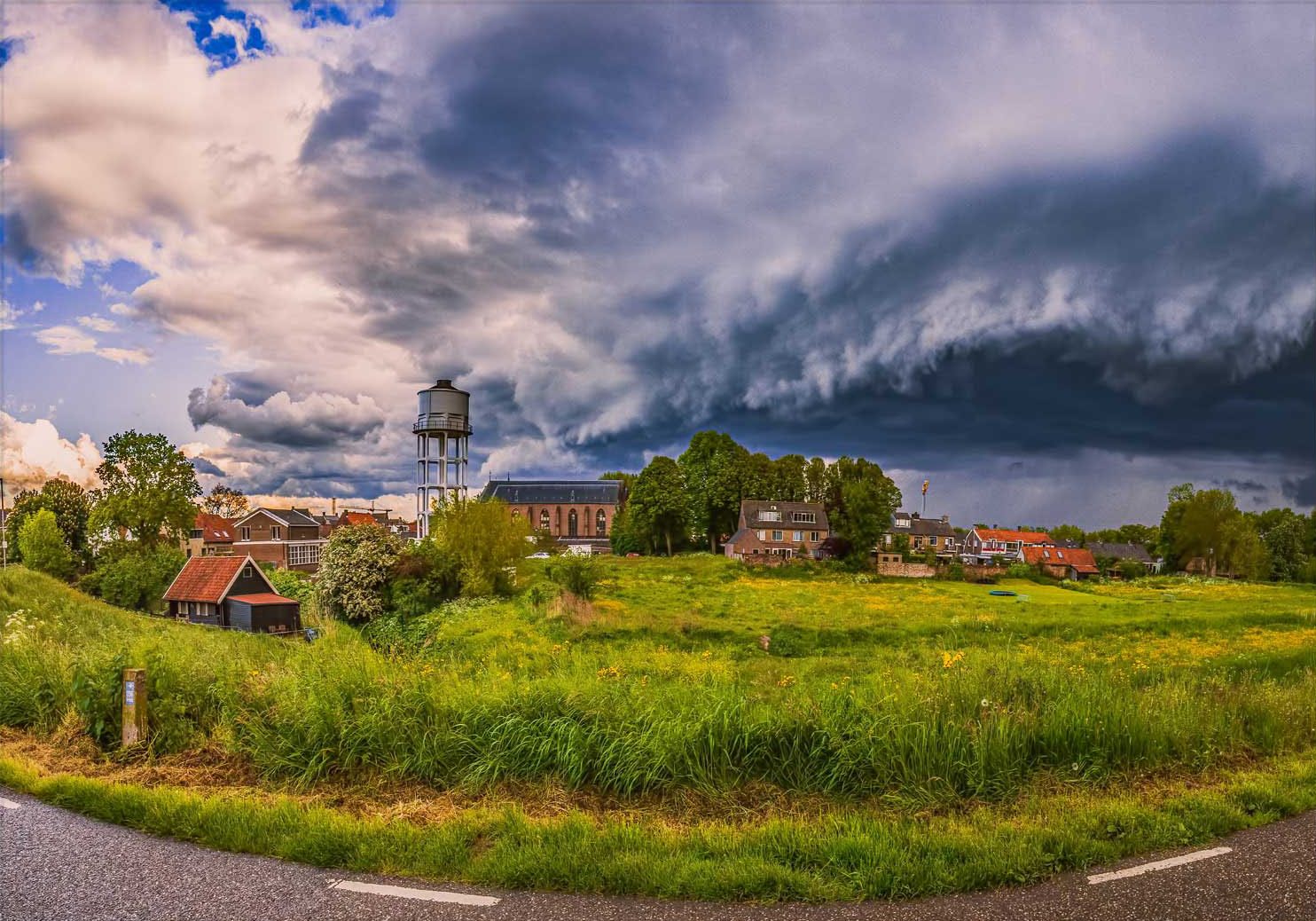 Shelfcloud boven Vianen